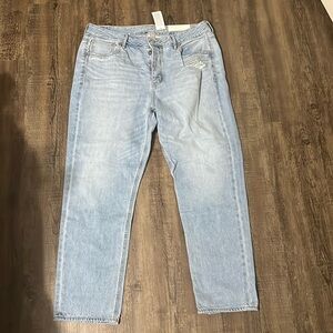NWT American Eagle Tomgirl Jeans-Size 10 Short